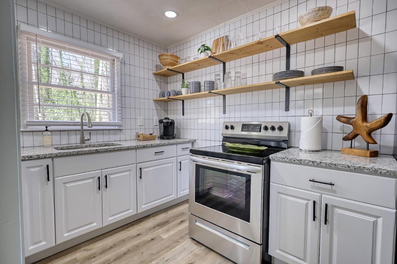 Coastal Cottage 1/2 Mile From Covington Square Экстерьер фото