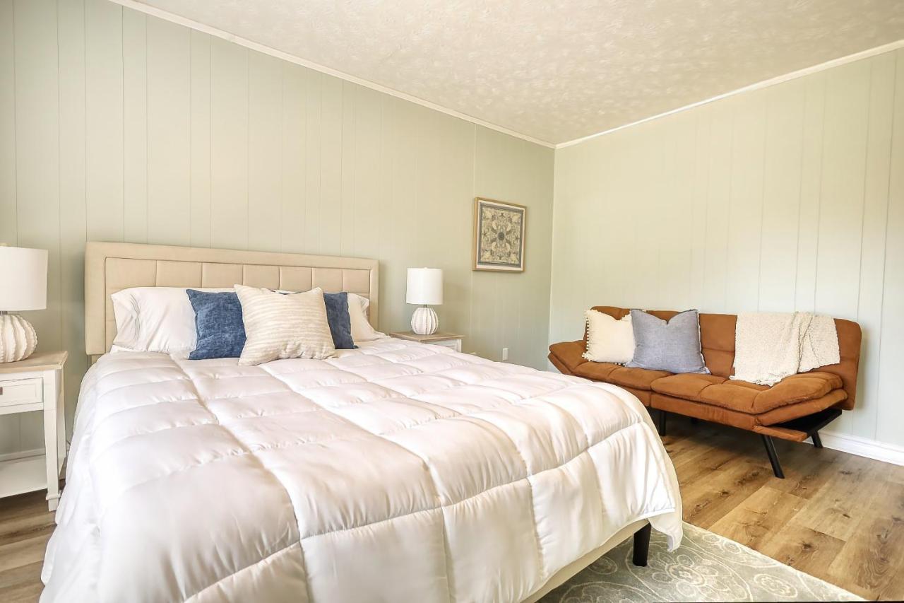 Coastal Cottage 1/2 Mile From Covington Square Экстерьер фото