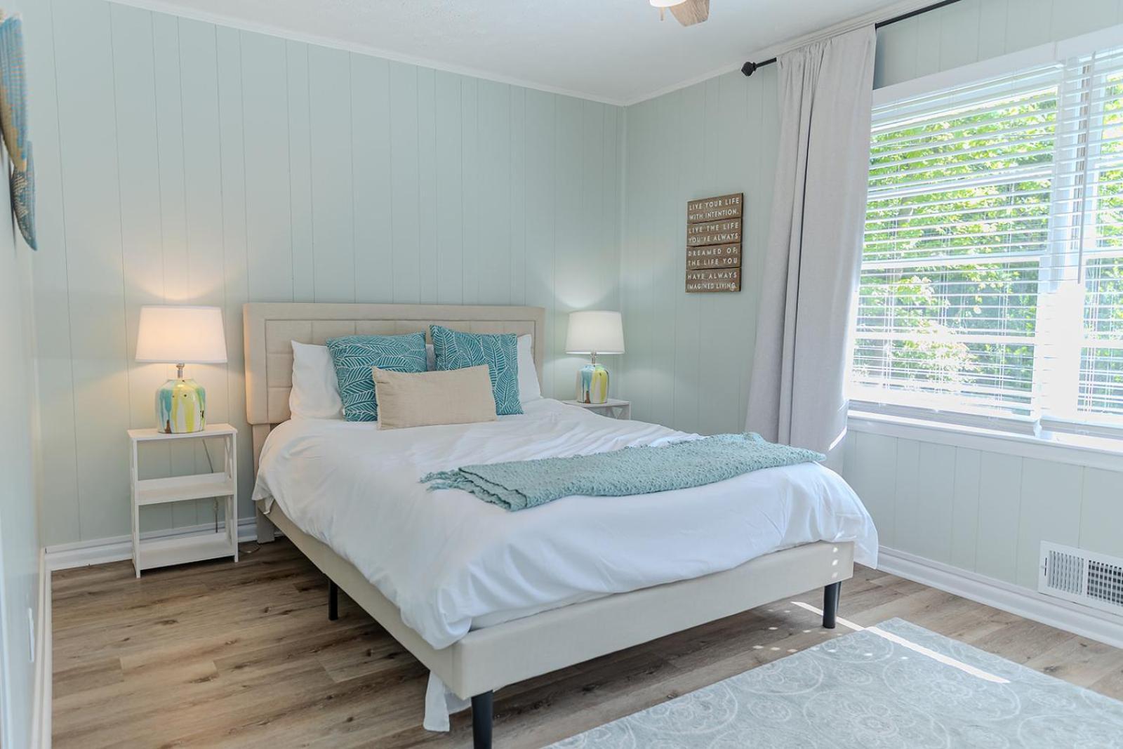 Coastal Cottage 1/2 Mile From Covington Square Экстерьер фото
