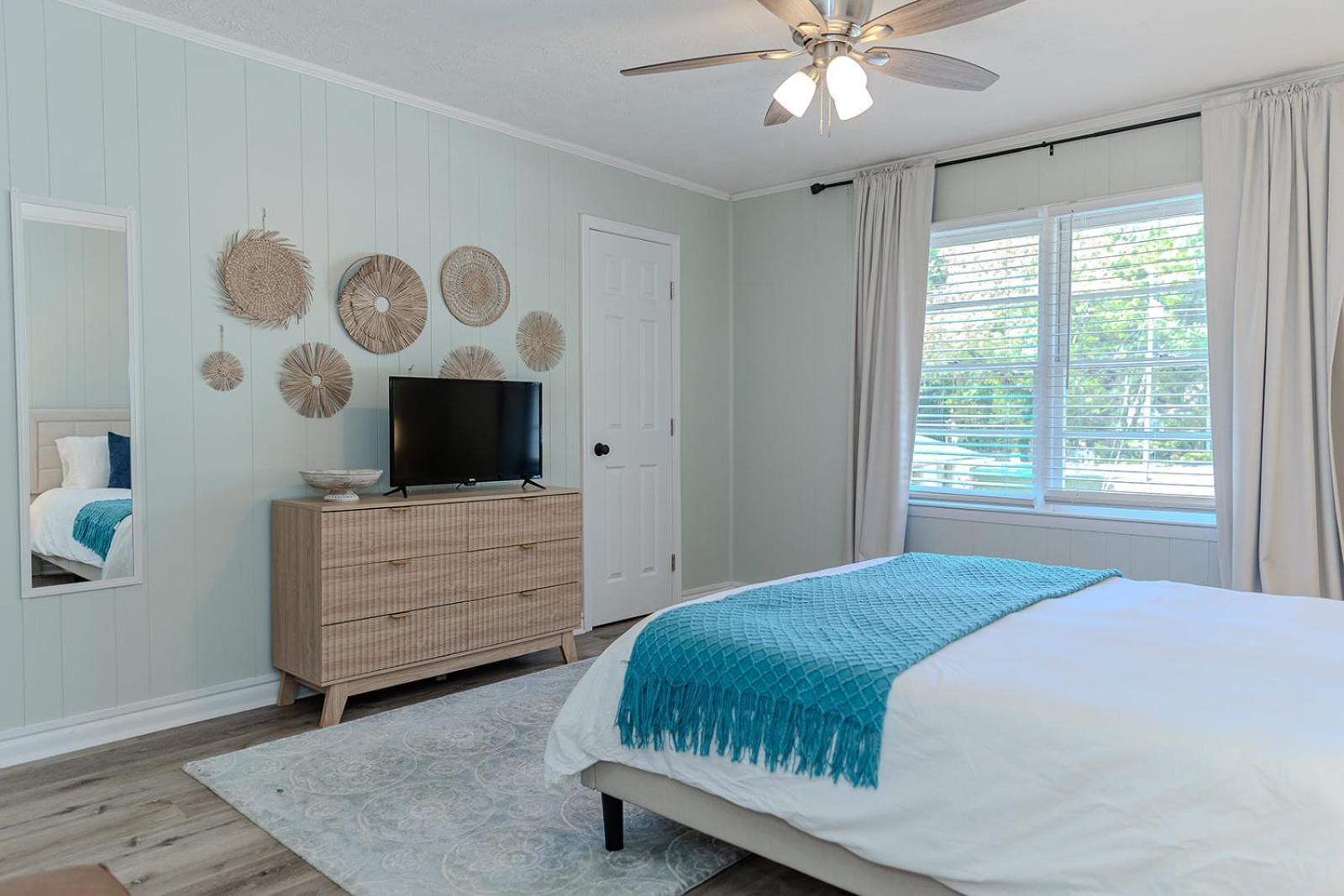 Coastal Cottage 1/2 Mile From Covington Square Экстерьер фото